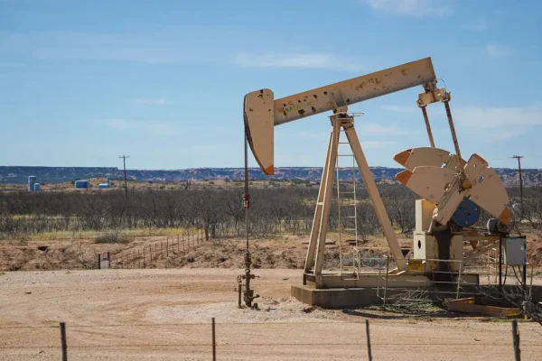 a-pumpjack-extracting-oil-out-of-an-oil-well